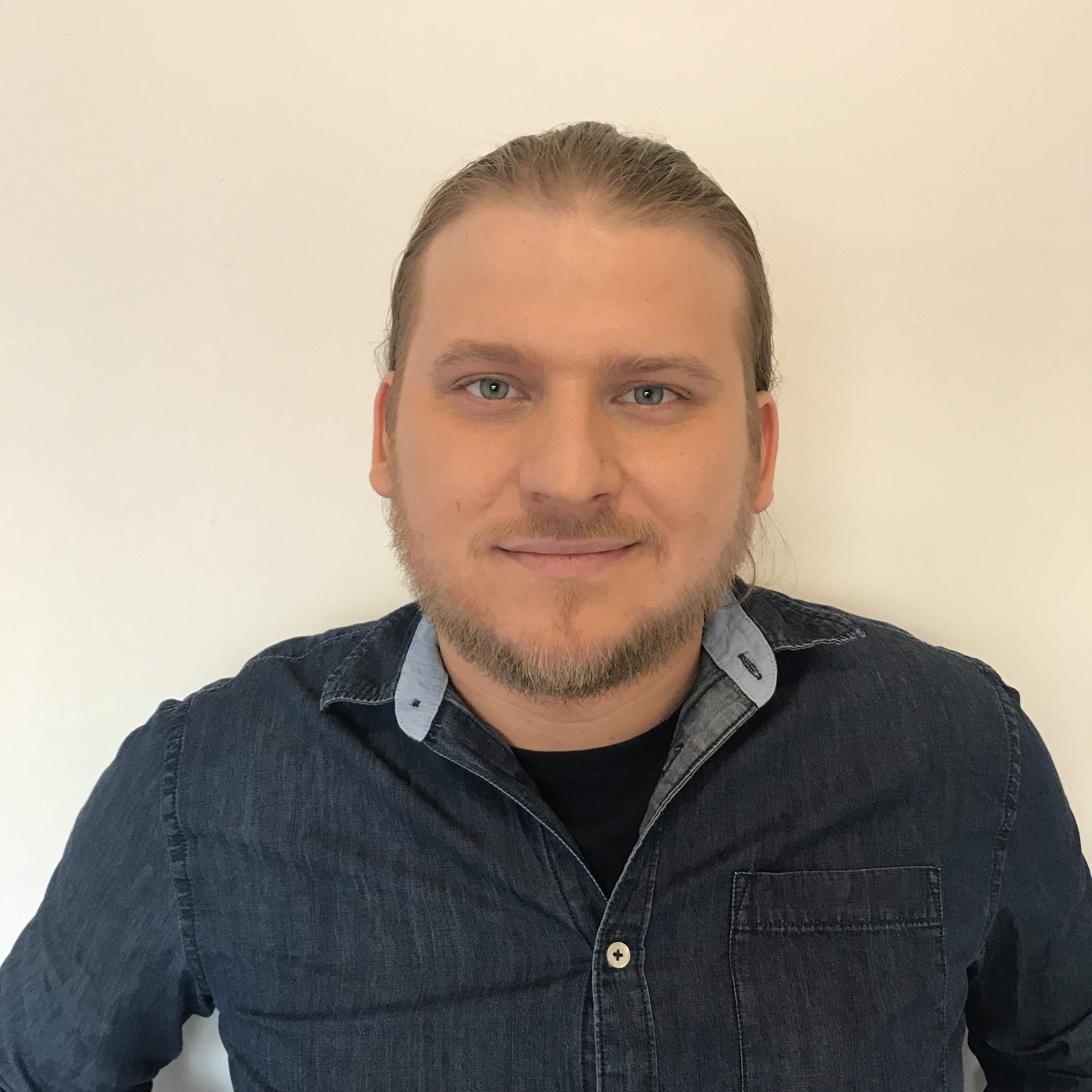 Curriculum de Carlos Alvarez Carrizo